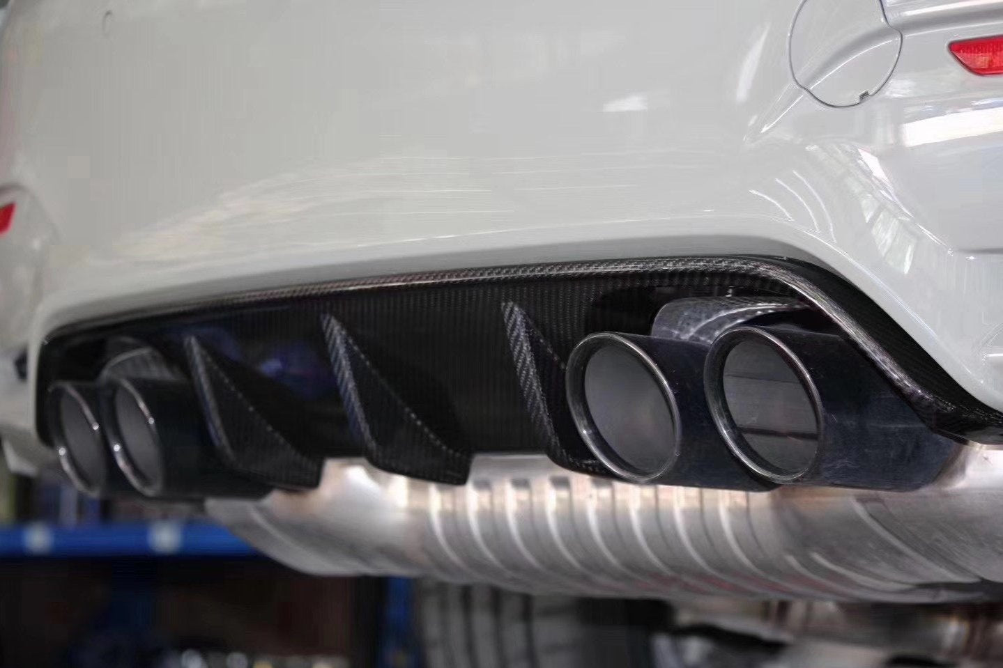 MP STYLE CARBON FIBER REAR DIFFUSER - BMW F80 M3 & F82/F83 M4