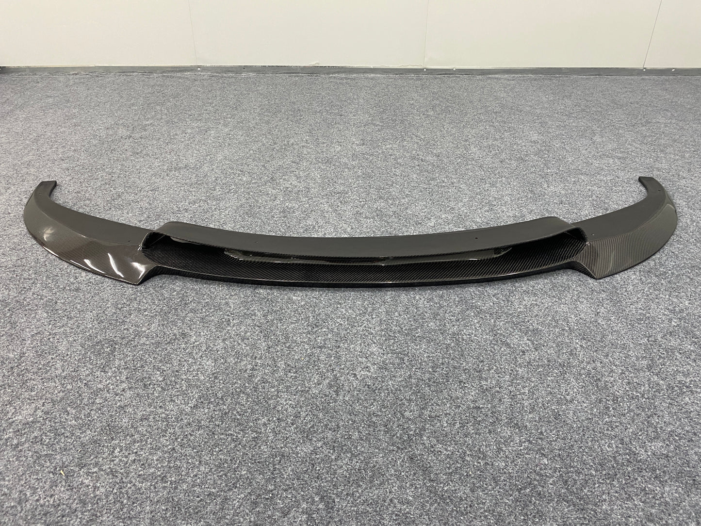 V STYLE CARBON FIBER FRONT LIP - BMW F06 / F12 / F13 M6